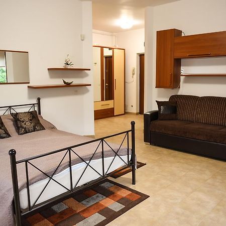 Modern Apartment Near City Center Kaloşvar Dış mekan fotoğraf