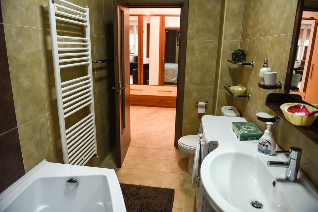 Modern Apartment Near City Center Kaloşvar Dış mekan fotoğraf
